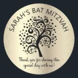 Gold Foil Bat Mitzvah Schwarzer Baum des Lebens Sk Runder Aufkleber<br><div class="desc">Seien Sie stolz, freuen Sie sich und präsentieren Sie diesen Meilenstein Ihres Lieblings-Bat Mitzvah! Nutzen Sie diesen lustigen, raffinierten, personalisierten Aufkleber, um ihren besonderen Tag zu ergänzen. Ein grafischer schwarzer Baum mit Star of David und Dot "Blätter" und schwarzer Kalligraphie-Skript, überlagert ein raffiniertes, Imitat Gold Glitzer Punkte und Goldfolie ombre...</div>