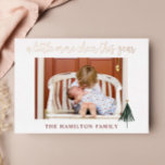 Gold Foil Elegante New Baby Foto Weihnachtskarte Folieneinladung<br><div class="desc">Mit dieser eleganten Goldfolie-Weihnachtskarte kündigen Sie die Ankunft des neuesten Familienjubiläums an. Das Foto ist in einem eleganten Stil gehalten. Fügen Sie 4 Fotos hinzu und passen Sie den Text an,  um alle Geburtsdaten Ihres Babys zu teilen. Besuchen Sie meine Weihnachts-Kartensammlung um sich alle Möglichkeiten der FamilienWeihnachtskarte anzusehen.</div>