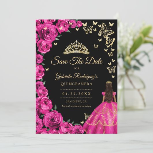 Gold Fuchsia Pink Roses Schmetterlinge Quinceanera Save The Date (Stehend Vorderseite)