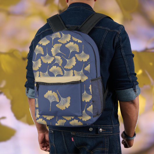 Gold Gingko Blätter auf Slate Blue Monogram Bedruckter Rucksack