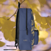 Gold Gingko Blätter auf Slate Blue Monogram Bedruckter Rucksack