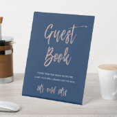 Gold Glam Chic Wedding Guest Book Sign für Navy & Sockelschild (In SItu)