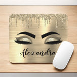 Gold Glitter Sparkle Eyelashes Monogram Name Mousepad<br><div class="desc">Gold Imitate Foil Metallic Sparkle Glitzer gebürstete Metal Monogram Name and Initial Eyelashes (Lashes),  Eyelash Extensions and Eyes Mousepad. Das Design macht den perfekten 16 Geburtstag,  Hochzeit,  Brautparty,  Jubiläum,  Babydusche oder Junggeselinnen-Abschied Geschenk für jemanden,  der einen trendigen coolen Stil sucht.</div>