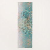 Gold Glittery Stars mit Mandala auf Aquamarin Yogamatte (Rückseite)