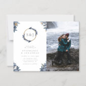 Gold Glitzer & Blue Wreath Monogram Wedding Foto Magneteinladung (Vorderseite)