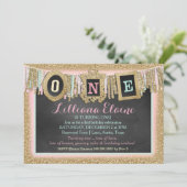 Gold Glitzer First Birthday Banner Einladung (Stehend Vorderseite)