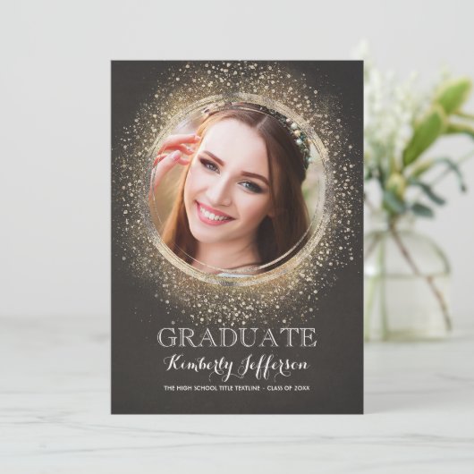 Gold Glitzer Glamour Modernes Abschluss Foto Einladung (Stehend Vorderseite)