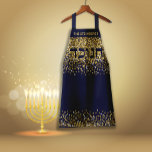 Gold Glitzer Hebrew Hanukkah Lupe Schürze<br><div class="desc">Unsere hebräische Hanukkah Lighup The Night Gold/Navy Glitzer Schürze wird die Küchenmitarbeiter lächeln lassen! Imitats Gold Glitzer auf mariniertem Hintergrund ist die perfekte Kulisse für diese festliche Hanukkah Nachricht. Enthält das hebräische Wort "CHANUKAH" . Sie können diese Schürze mit Ihrem Namen oder Ihrer Nachricht ganz oben machen. Brauchen Sie Hilfe...</div>
