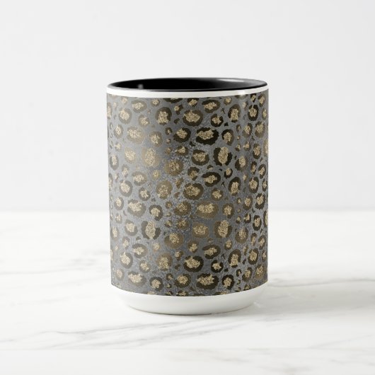 Gold Glitzer Leopard Print on Grau Personalisiert Tasse (Zentrum)