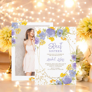 Gold Glitzer lila gelbes blühendes Foto Sweet 16 Einladung