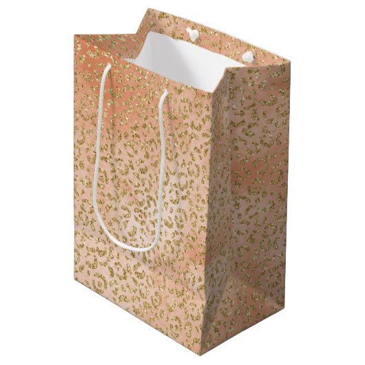 Gold Glitzer Peach Rose Leopard Print Mittlere Geschenktüte (Vorderseite Schrägansicht)