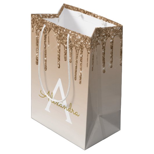 Gold Glitzer & Sparkle Luxus Monogram Mittlere Geschenktüte (Rückseite Schrägansicht)