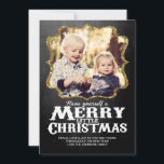 Gold Glitzer und Chalkboard Weihnachtskarte<br><div class="desc">Seien Sie mit dieser Weihnachtskarte aus dem Chalkboard-Foto auf Trend! Dieses Design verfügt über einen Chalkboard-Hintergrund mit Andeutungen digitaler Glitzer-Bilder.</div>