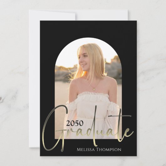 Gold Graduate Script Black Arch Foto QR Code Einladung (Vorderseite)