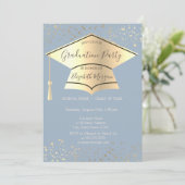 Gold Graduation Cap, Stars Dusty Blue Abschluss Einladung (Stehend Vorderseite)