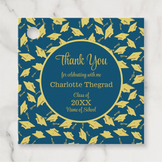 Gold Graduierungsklammern auf blauem Personalisier Geschenkanhänger (Vorderseite)