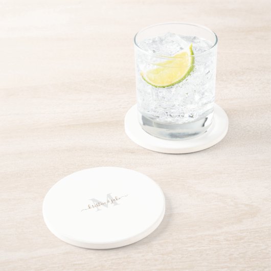 Gold & Gray Monogram & Script-Namen Runde Getränkeuntersetzer (Seite)