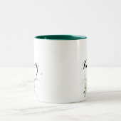 Gold Green Foliage Mrs. Newlywed Bride Zweifarbige Tasse (Mittel)