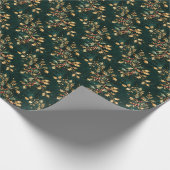 Gold & Green Holly Christmas Pattern Geschenkpapier (Ecke)