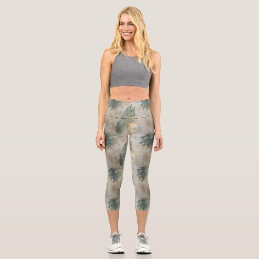 Gold Green Tropical Blätter Capri Leggings (Vorderseite)