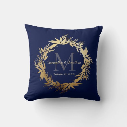 Gold Greenery Monogram Navy Blue Wedding Keepake Kissen (Vorderseite)