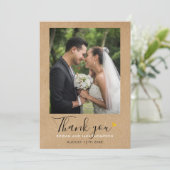 Gold Heart Script Rustic Kraft Wedding Foto Dankeskarte (Stehend Vorderseite)