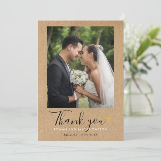Gold Heart Script Rustic Kraft Wedding Foto Dankeskarte (Stehend Vorderseite)