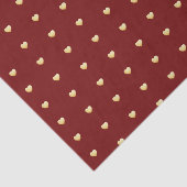 Gold Hearts Imitate Foil Pattern auf Dunkelrot Seidenpapier (Ausschnitt)