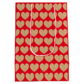 Gold Hearts On Red Background Mittlere Geschenktüte (Rückseite)