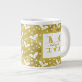 Gold Holly Botanical Monogram Christmas Jumbo-Tasse (Vorderseite Rechts)