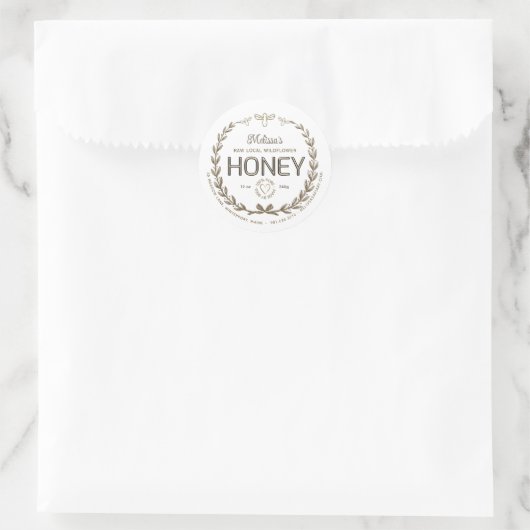 Gold Honey Embossed Text Bees Heart Wreath Taupe Runder Aufkleber (Tasche)