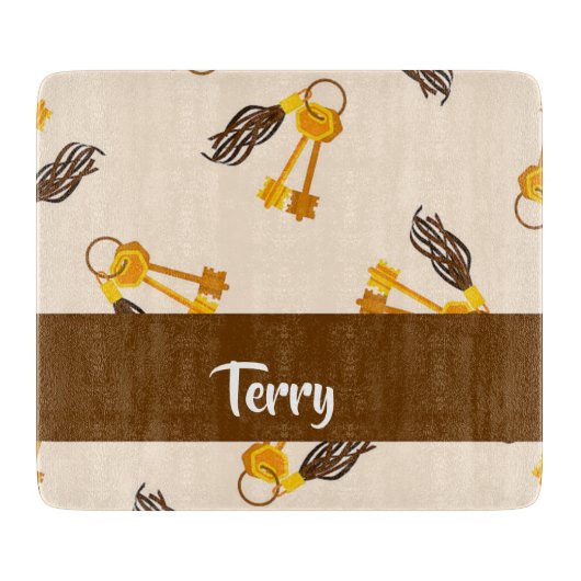 Gold House Keys on Pink Schneidebrett (Vorderseite)