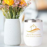 Gold House Logo für Real Anwesen Company<br><div class="desc">Diese schicke Wasserflasche aus echtem Anwesen wird nach Ihren Wünschen mit dem Namen Ihrer Immobilienfirma und Agent hergestellt. Diese eleganten Goldstücke sind mit einem hübschen Marketing mit einem Wetter auf der Oberseite und schlichten Kurven darunter ausgestattet. Personalisieren Sie dieses moderne Geschenk mit Ihren eigenen Informationen. Behalt ein Logo oder ersetze...</div>