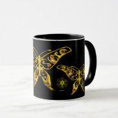 GOLD HYPER BUTTERFLY MIT FARBEN GEMSTONS Black Tasse (VorderseiteRechts)
