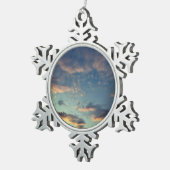 Gold in den Wolken Schneeflocken Zinn-Ornament (Rechts)