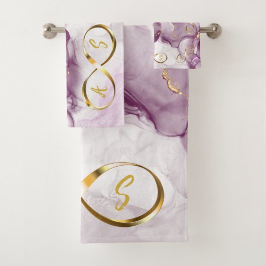 Gold Infinity Initial Monogram auf lila und gold Badhandtuch Set (Insitu)