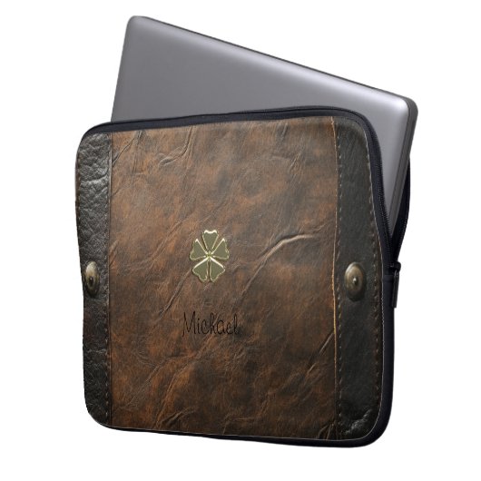 Gold Kleeblatt St.Patrick`s Day, Braunleder Laptopschutzhülle (Vorderseite Links)