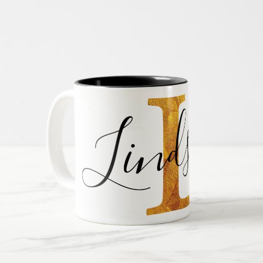 Gold "L" Monogramm mit personalisiertem Namen Zweifarbige Tasse (Vorderseite Links)