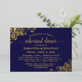 Gold Lace auf Navy Blue Wedding Probe Dinner Folieneinladung (Stehend vorne)