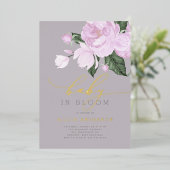 Gold Lavendel Gray Floral Baby in Blütendusche Folieneinladung (Stehend vorne)