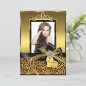Gold Leopard Print Bow Foto Quinceanera Einladung (Stehend Vorderseite)