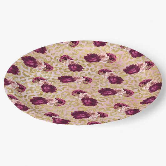 Gold Leopard Print Pink Roses Florals Pappteller (Schrägansicht)