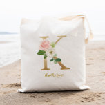 Gold Letter K und Blush Personalisiert Tragetasche<br><div class="desc">Dieser blütenfarbene goldene Brief K personalisierte Hochzeitstasche ist etwas, das Ihre Brautjungfrauen nach Ihrem Hochzeitstag noch benutzen können. Erschaffen Sie sich diese niedliche Totentasche mit Ihren Lieblingsgeschenken für Ihre Brautmädchen, Trauzeugin, Ehrenmatrone, Brautmutter, Bräutigam, Blume... Sie finden auch 200 mehr beliebte Taschen aus unserem Schwestergeschäft "Wertvoll_Presents". Hochzeitstaschen, Hochzeitstüten, Tasche, Tasche, Totentasche,...</div>