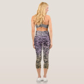 Gold Lila Black Zebra Print Aquarell Ombre Capri Leggings (Rückseite)