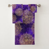 Gold & Lila Galaxy Dharma Mandala Muster Badhandtuch Set (Insitu)