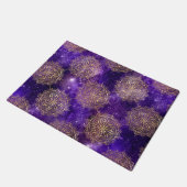 Gold & Lila Galaxy Dharma Mandala Muster Fußmatte (Schrägansicht)