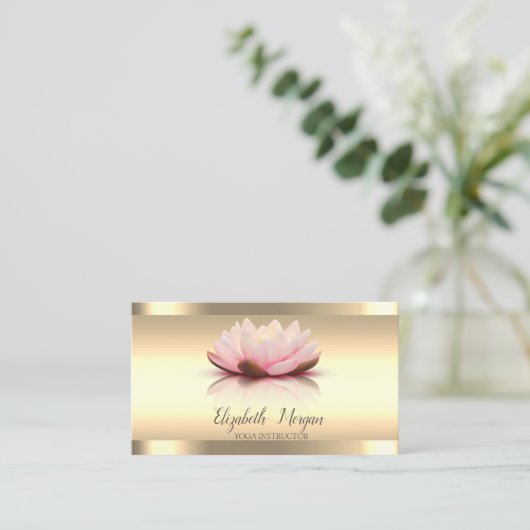 Gold Lotus Blume Gold Streifen Yoga Instructor Visitenkarte (Stehend Vorderseite)
