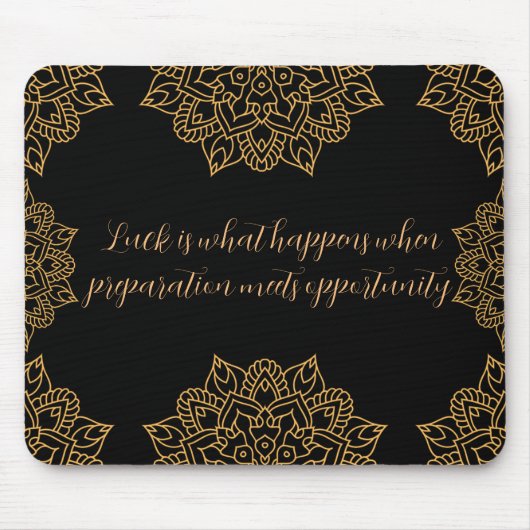 Gold Mandala Blume mit schwarzem Muster Mousepad (Vorne)