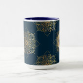 Gold Mandala Damask Muster und Monogram Tasse (Zentrum)