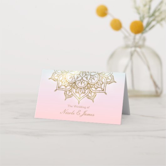 Gold Mandala Pink Peach Chic Moderne Tischsitze Platzkarte (Vorderseite)